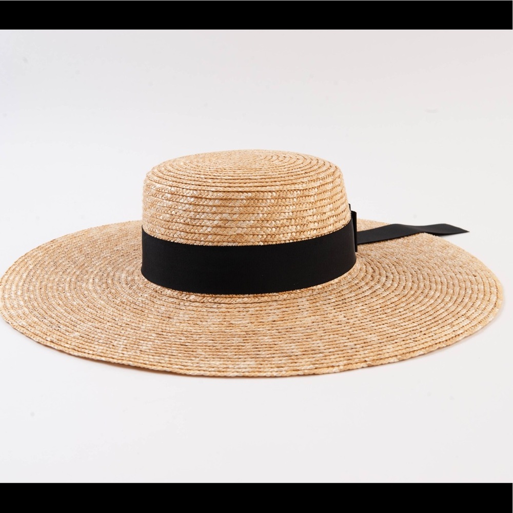 X S O L D X  Lacy Black Bow Boater